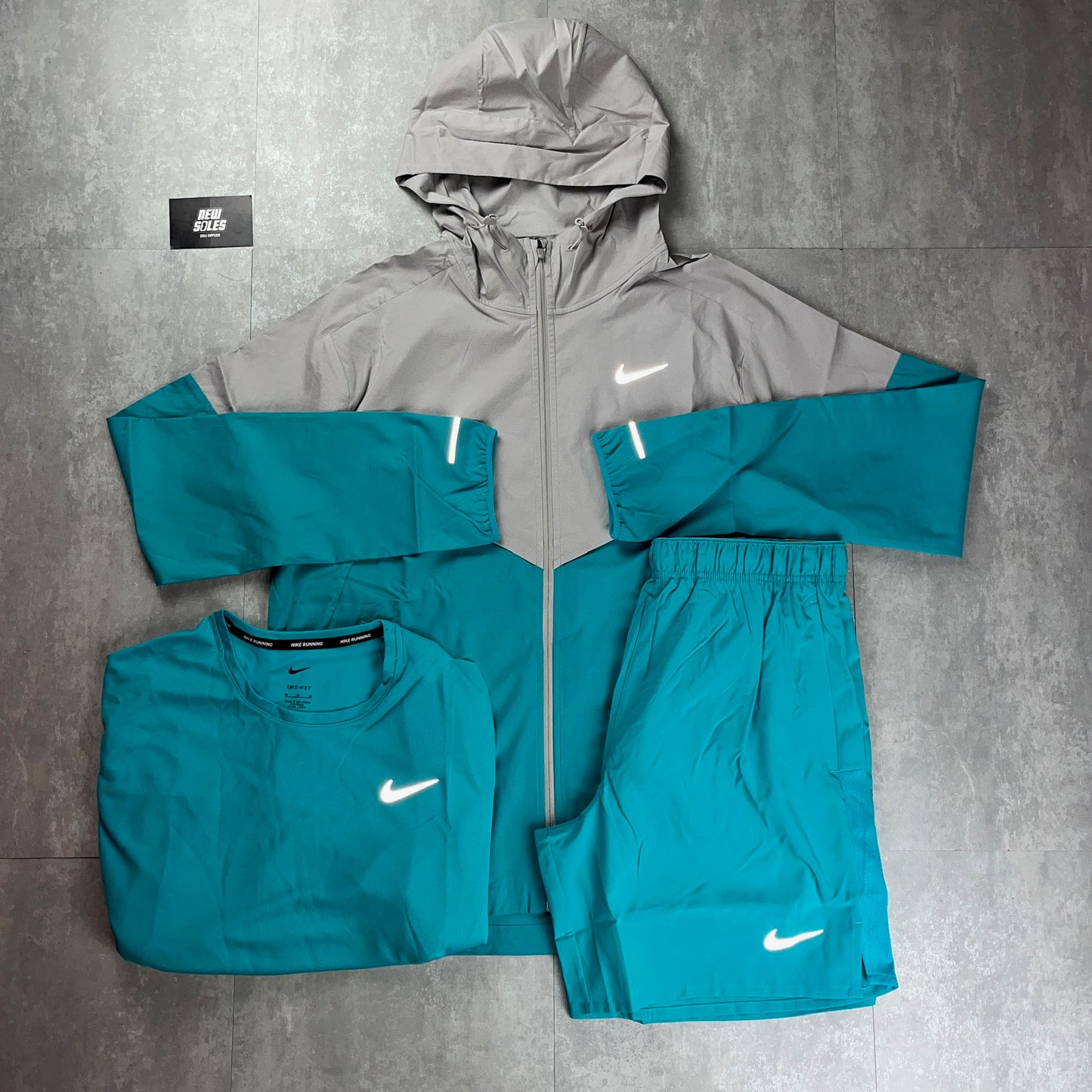Nike Windrunner Jacket Light Iron Ore/Dusty Cactus & Miler T-Shirt/ Challenger Short Dusty Cactus Bundle Set