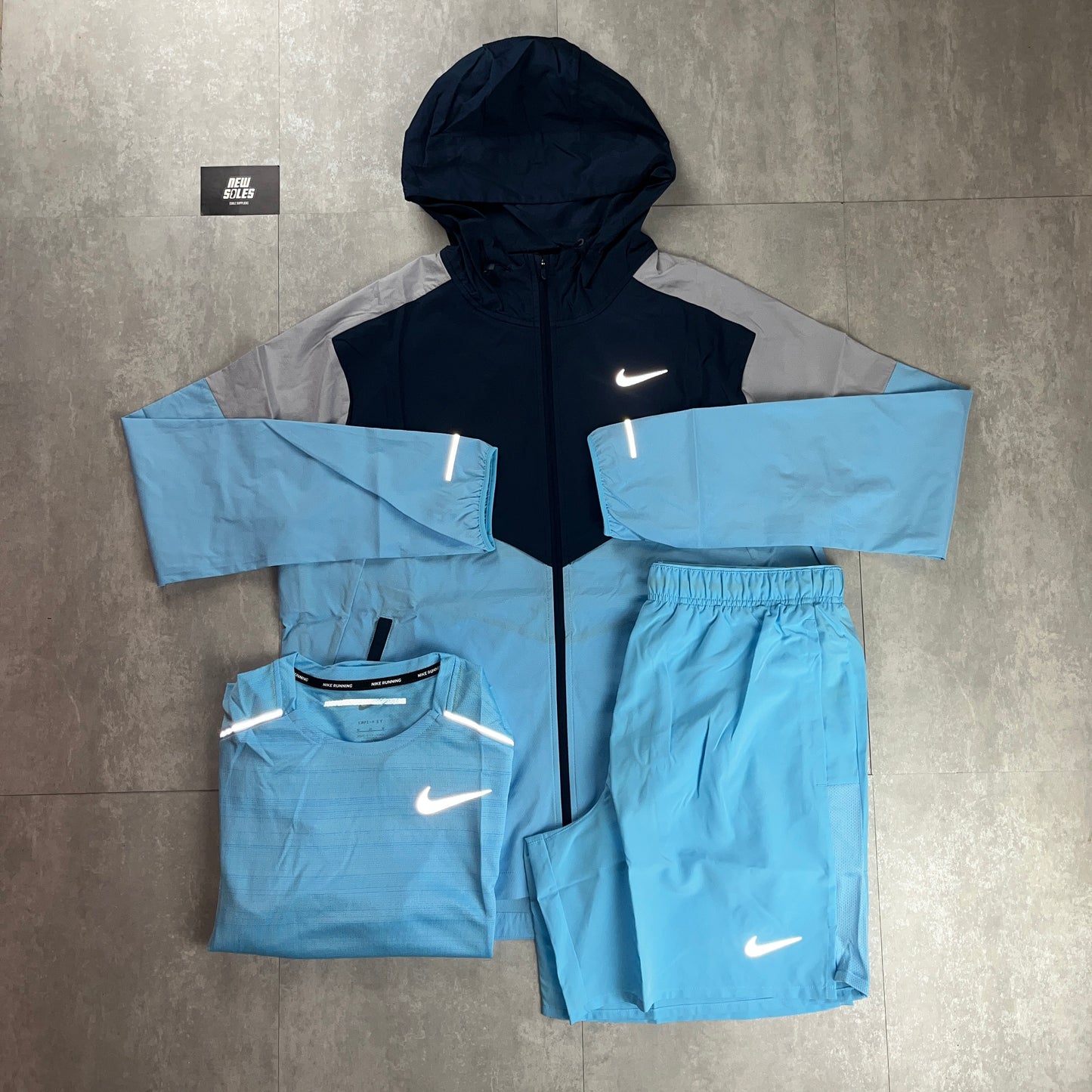 Nike Windrunner Jacket Aquarius Blue & Miler T-Shirt/Challenger Short Aquarius Blue Bundle Set