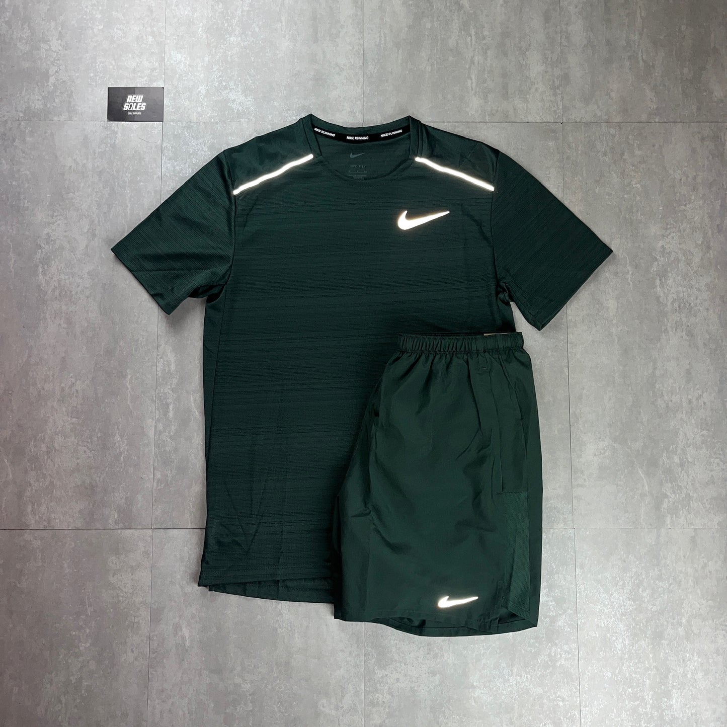 Nike Miler 1.0 T-Shirt & Challenger Shorts Set 'Vintage Green'