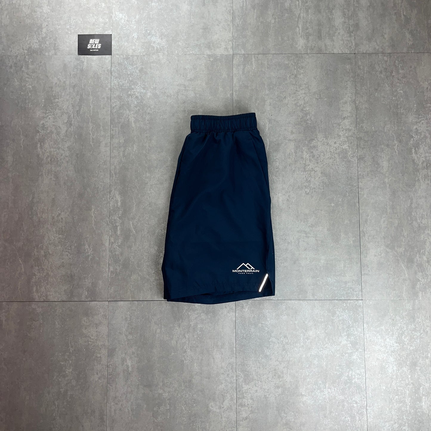 Monterrain Glow Woven Shorts ‘Navy/Lime’