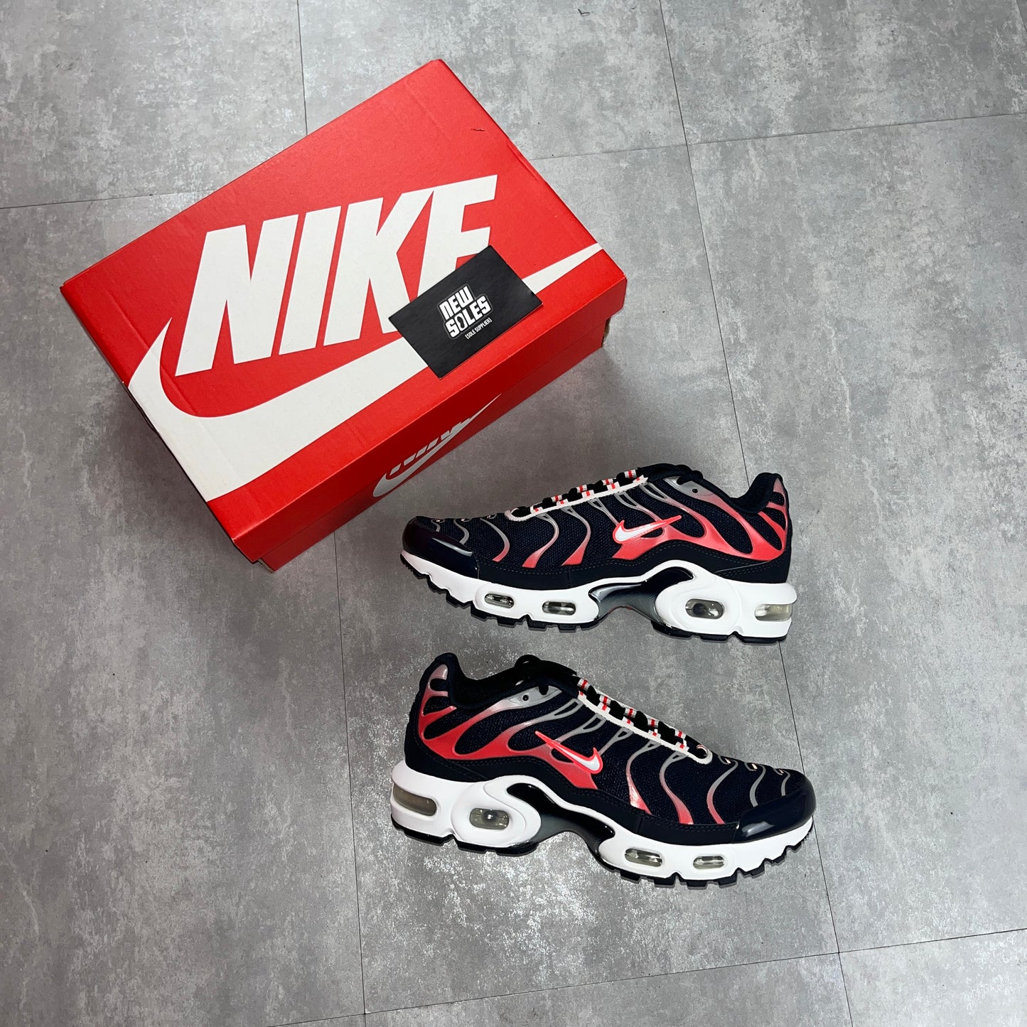 Nike Air Max Plus TN 'Obsidian/Bright Crimson' GS