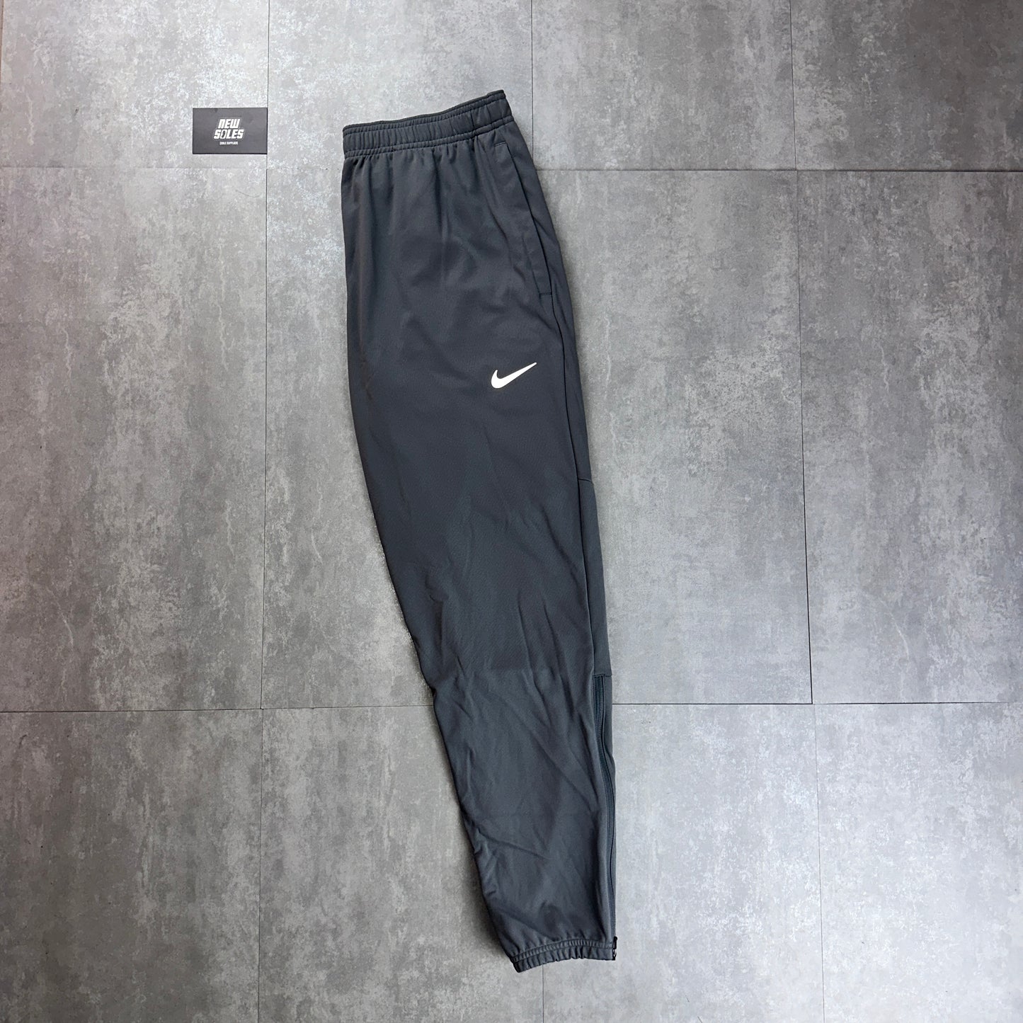 Nike Challenger Dri-Fit Tracksuit Pants ‘Grey'