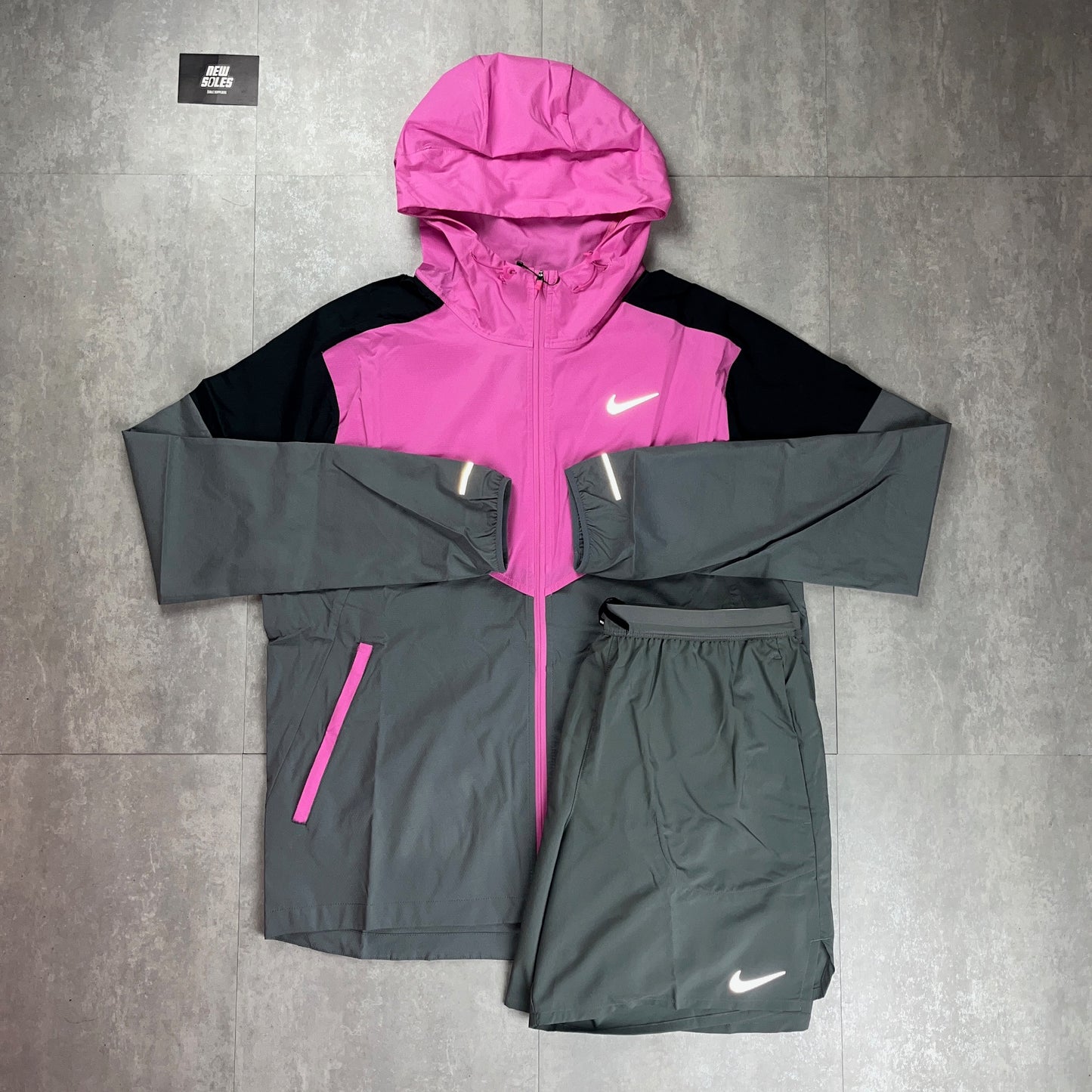 Nike Windrunner Jacket Playful Pink & Grey Flex Stride Shorts Set