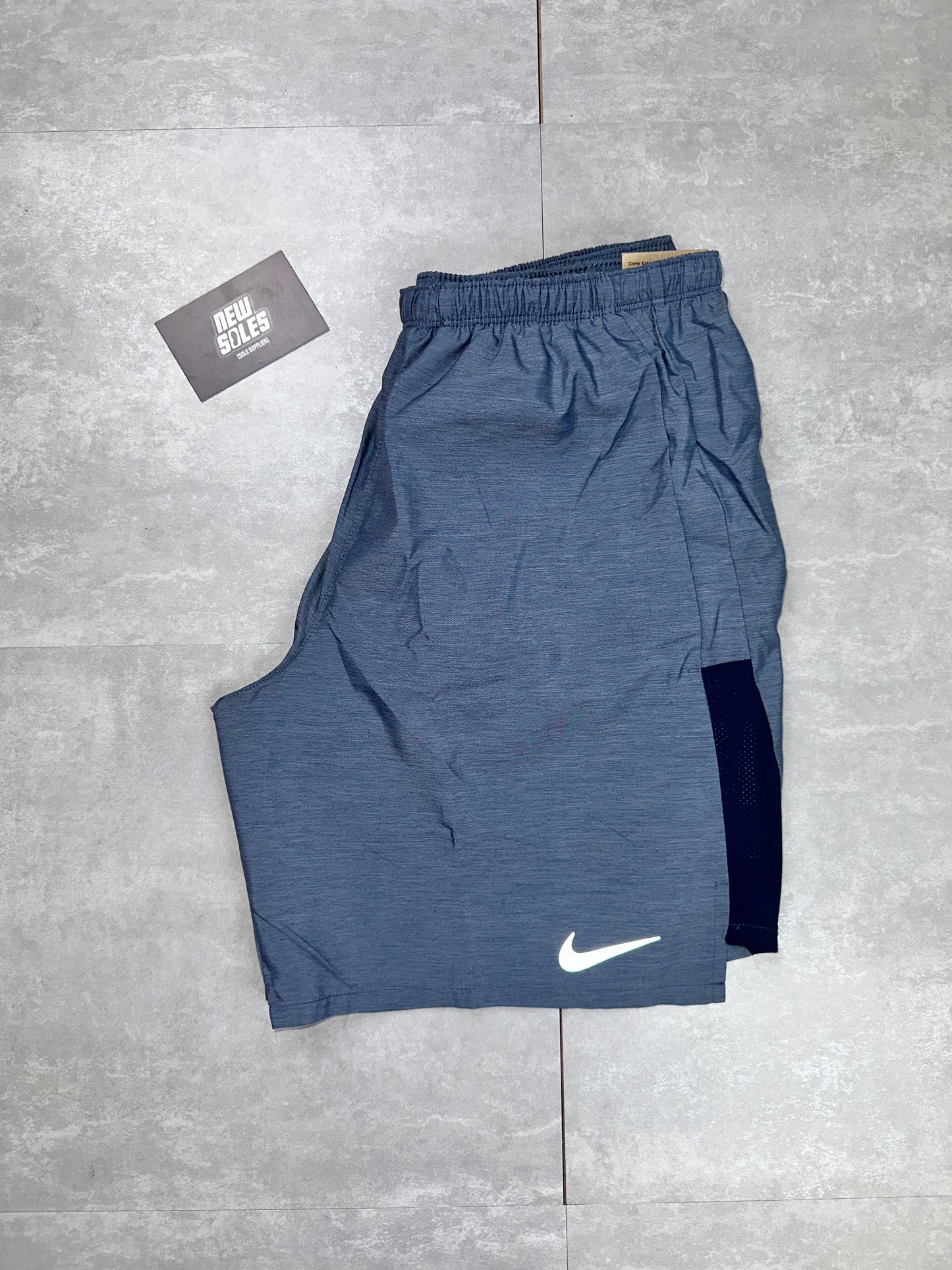 Nike Challenger 7" Shorts 'Obsidian'