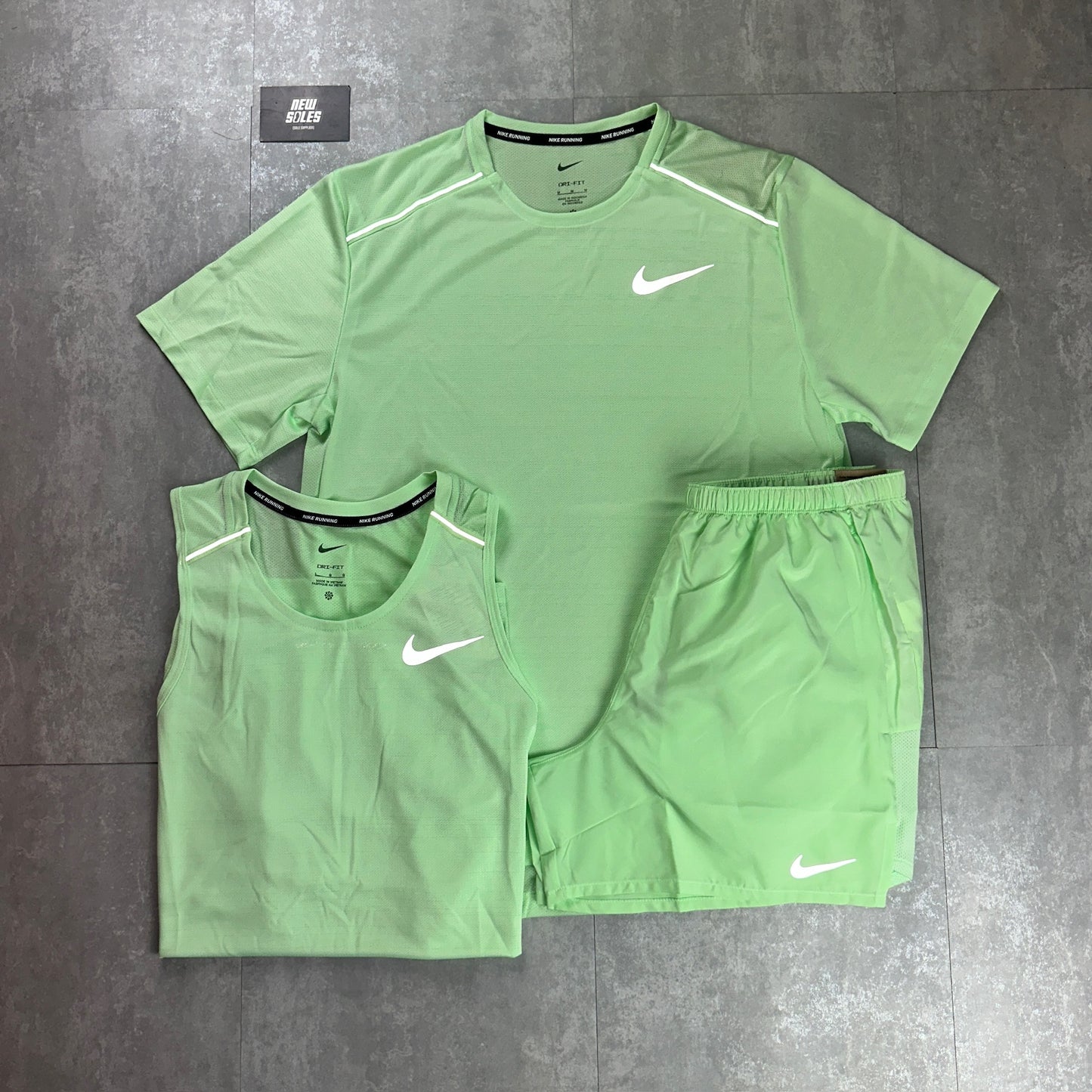 Nike Vapor Green T-Shirt / Vest / Challenger Shorts Bundle Set