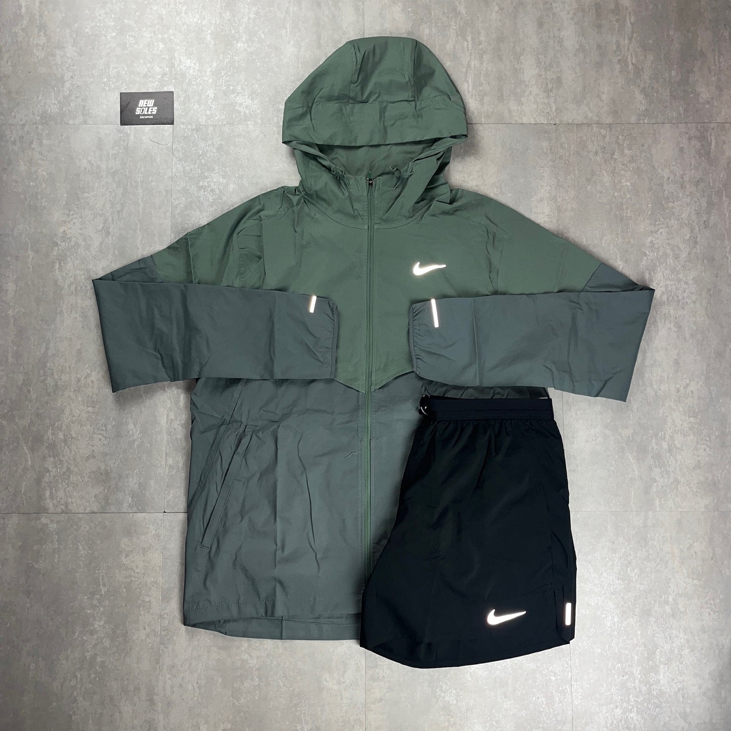 Nike Windrunner Jacket ‘Grey/Green’