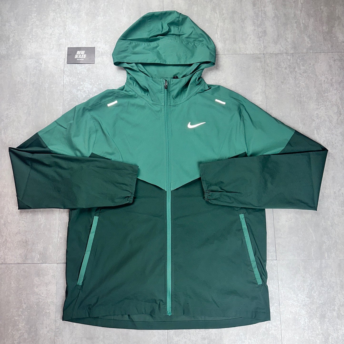 Nike Windrunner Jacket ‘Vintage Green’