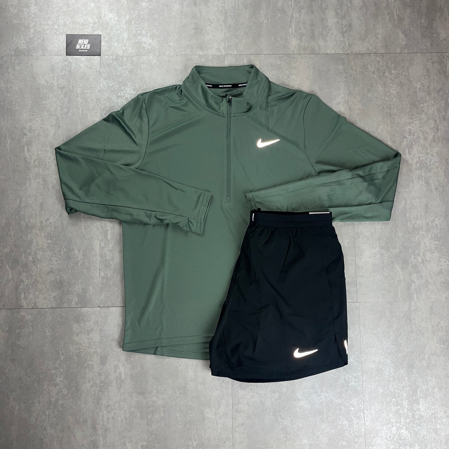 Nike Pacer 1/2 Zip Top ‘Clay Green’