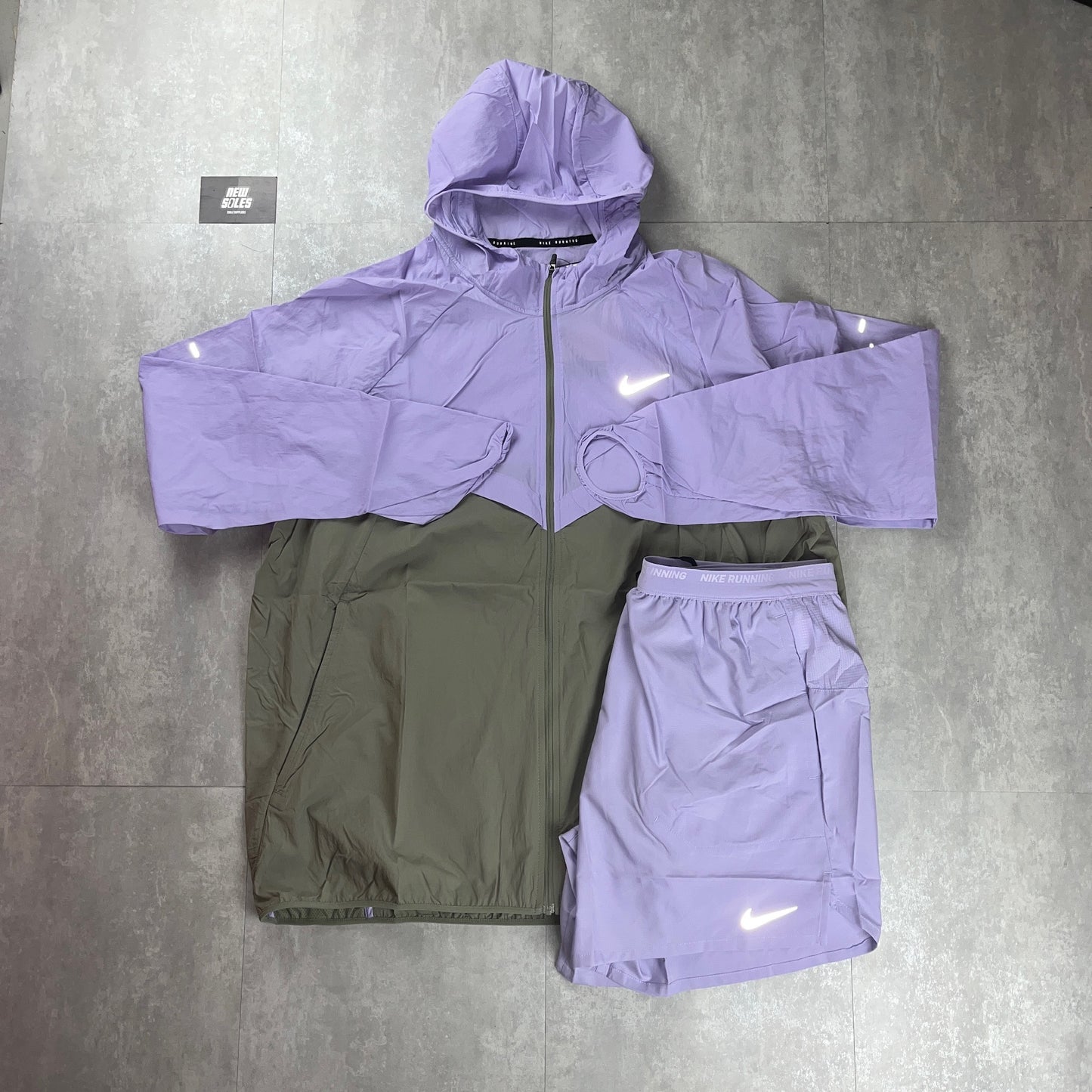Nike Windrunner Jacket Hydrangeas/Light Army & Hydrangeas Stride 7" Shorts Set