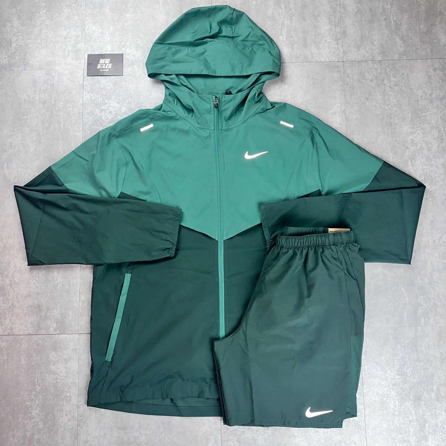 Nike Windrunner Jacket ‘Vintage Green’