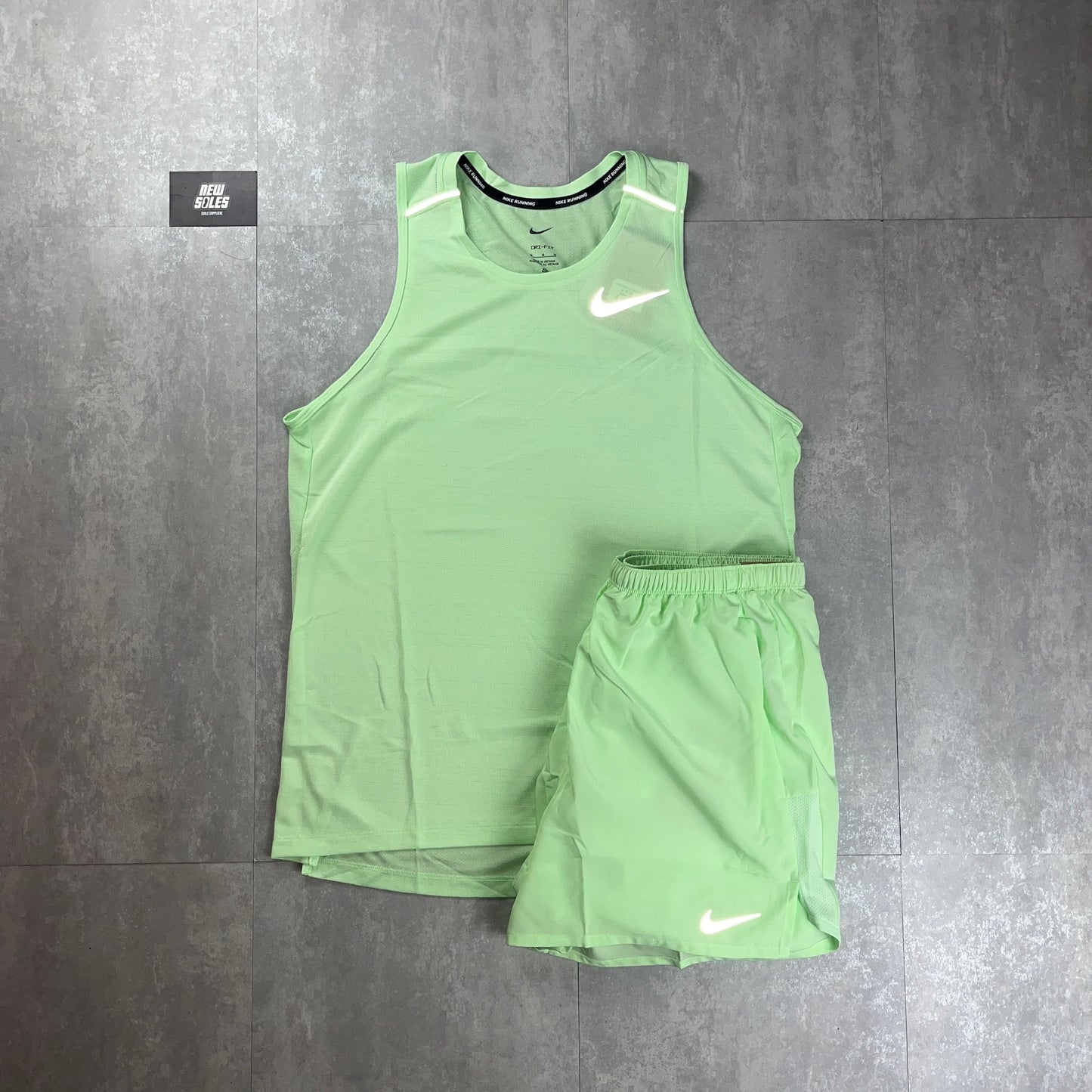 Nike Miler Vest 1.0 & Challenger Shorts Set Vapor Green