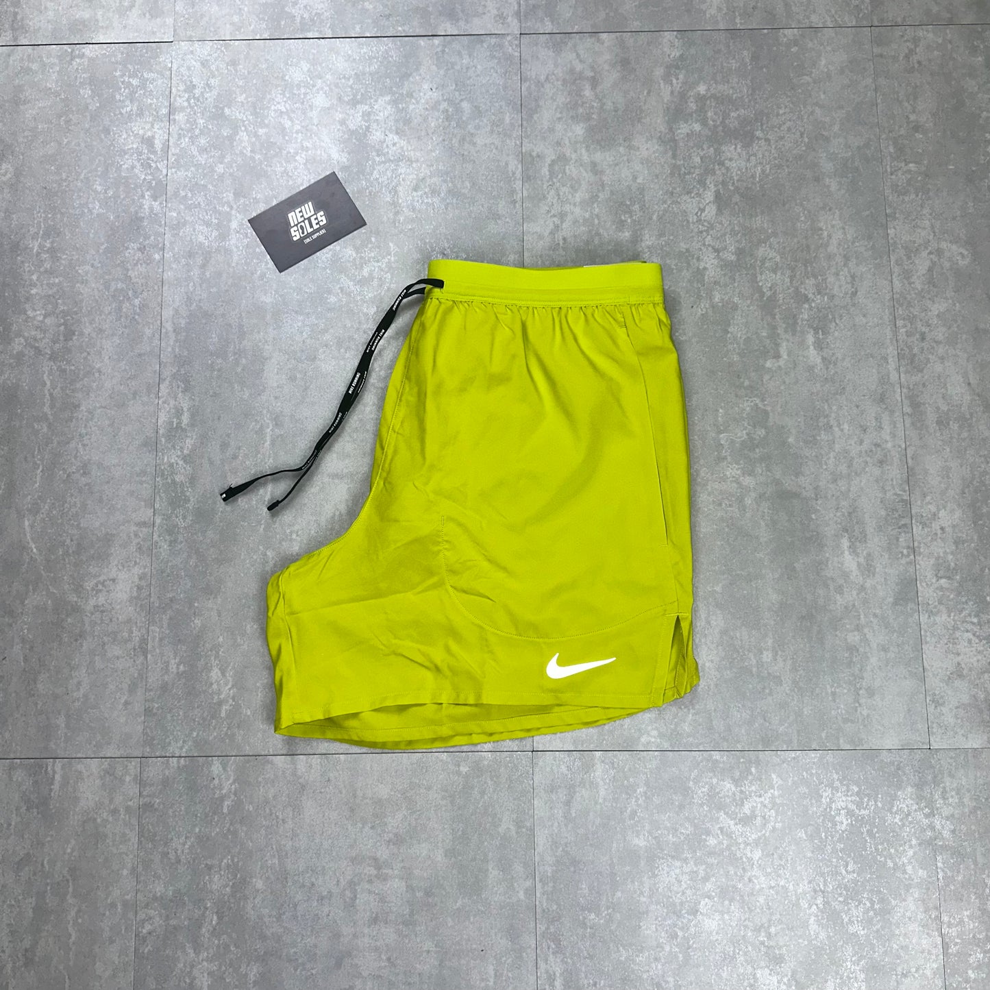 Nike Flex Stride 5" Shorts 'Bright Cactus'