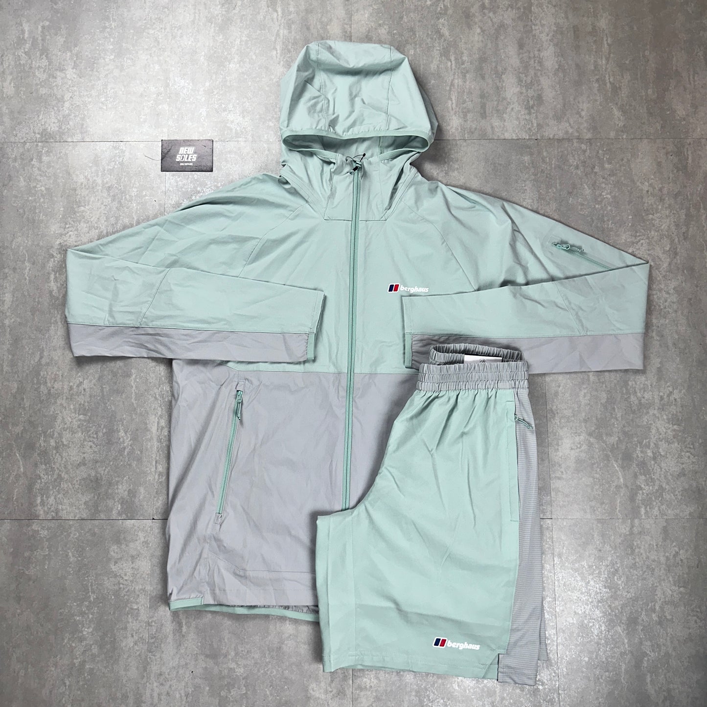 Berghaus Theran Windbreaker & Shorts Mint Green Bundle Set
