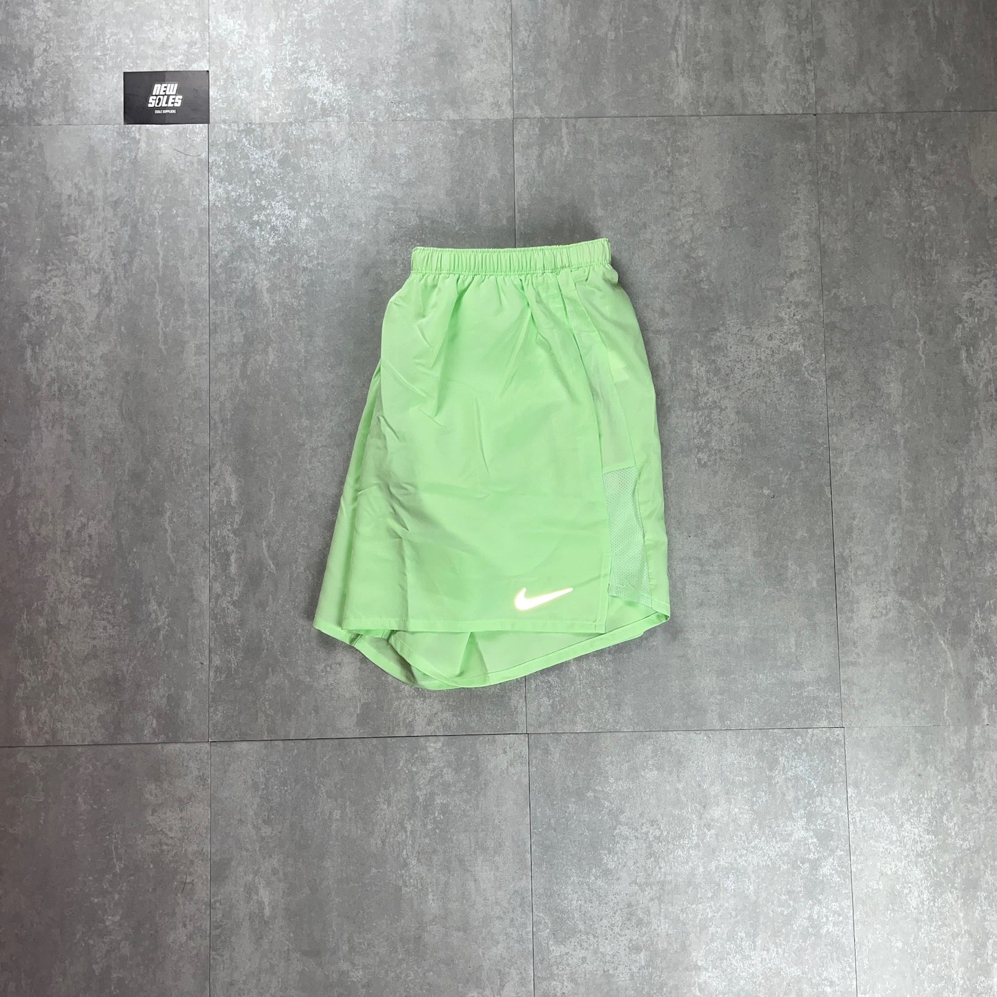 Nike Dri-Fit Challenger Shorts 5” ‘Vapor Green’