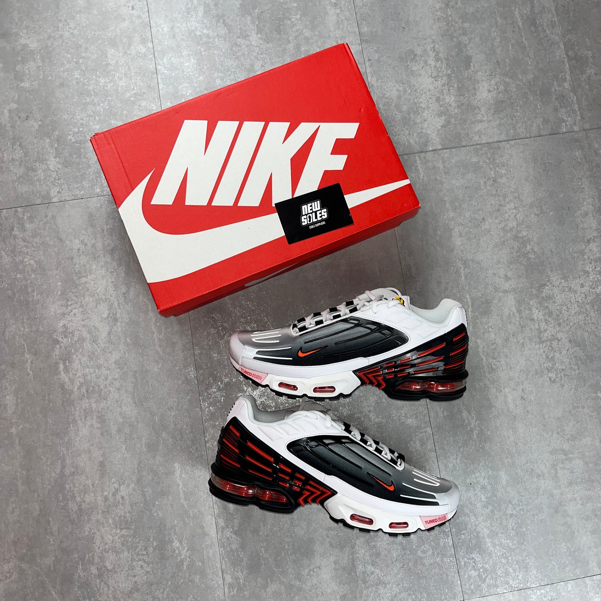 Nike Air Max Plus TN 'White/Black/Orange' – Newsoles