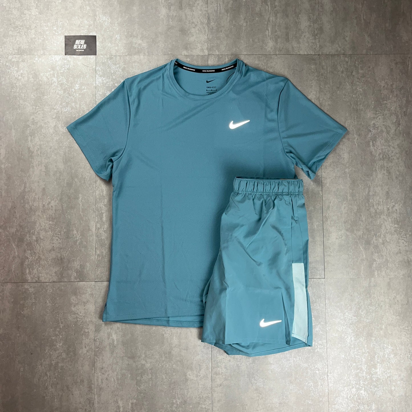 Nike Miler T-Shirt & Challenger Shorts Set Denim Turquoise