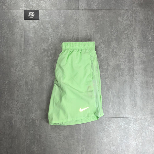 Nike Dri-Fit Challenger 7" Shorts 'Vapor Green’