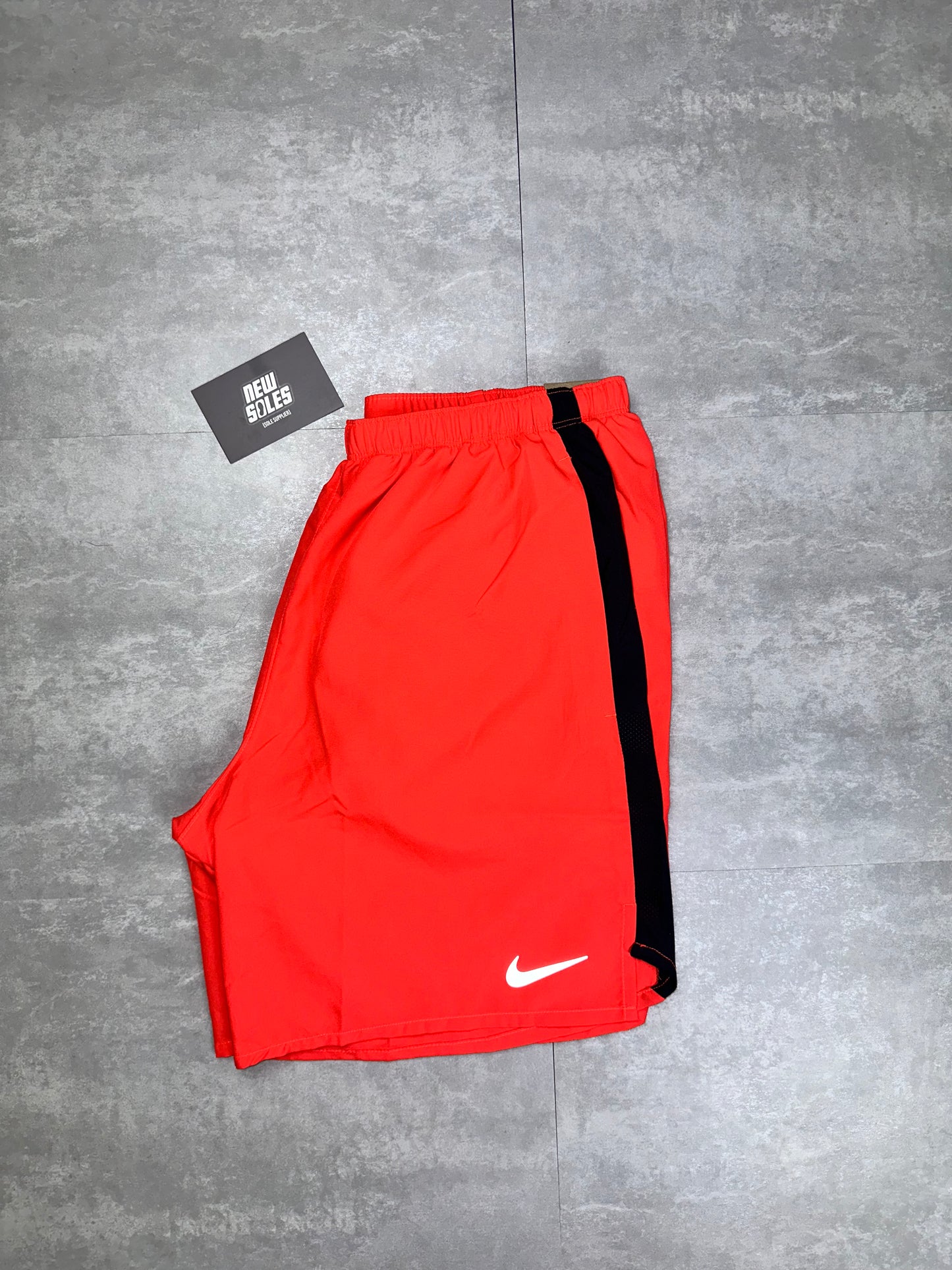 Nike Challenger 7" Shorts 'Red Crimson'