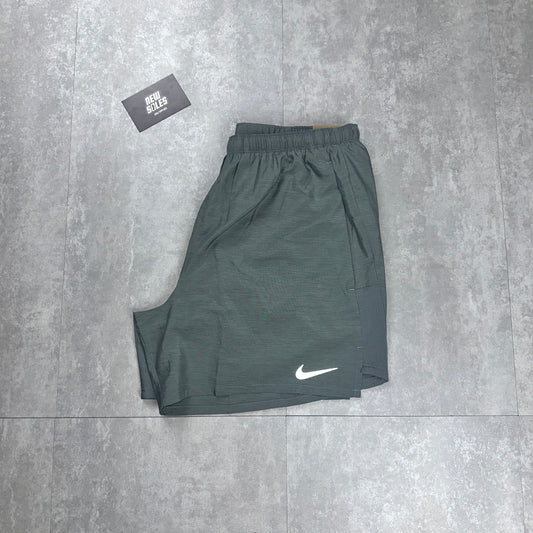 Nike Challenger 5" Shorts 'Grey'