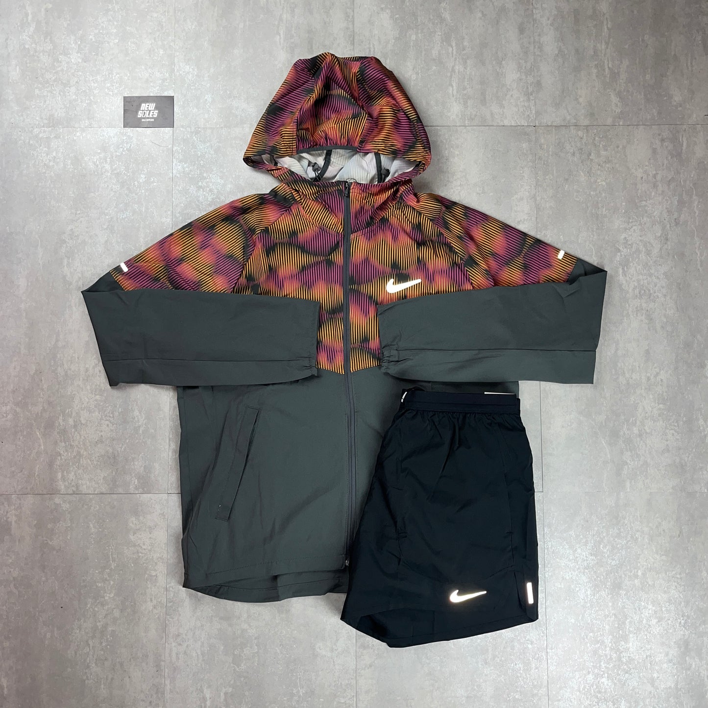 Nike Windrunner Jacket Iron Grey/Sundial & Black Flex Stride Shorts Set