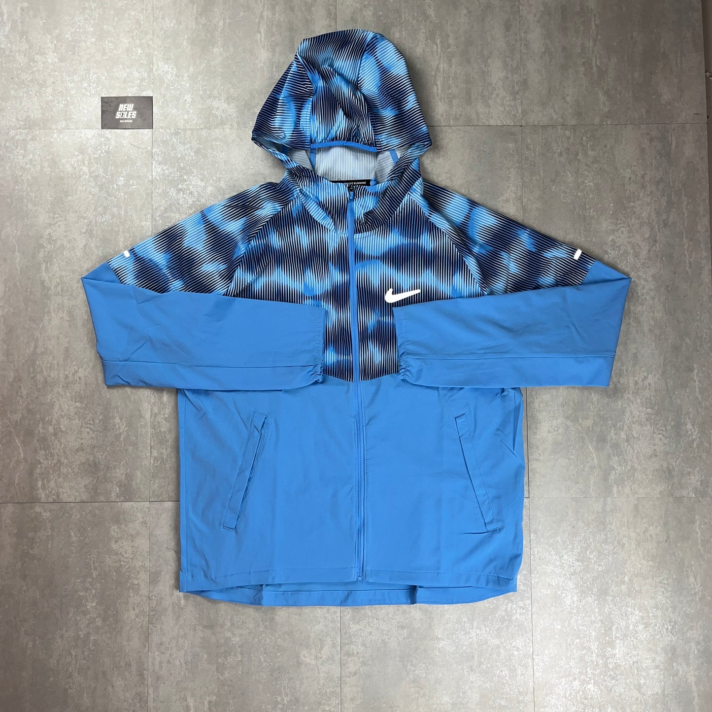 Nike Windrunner Jacket & Challenger Shorts University/Glacier Blue Set
