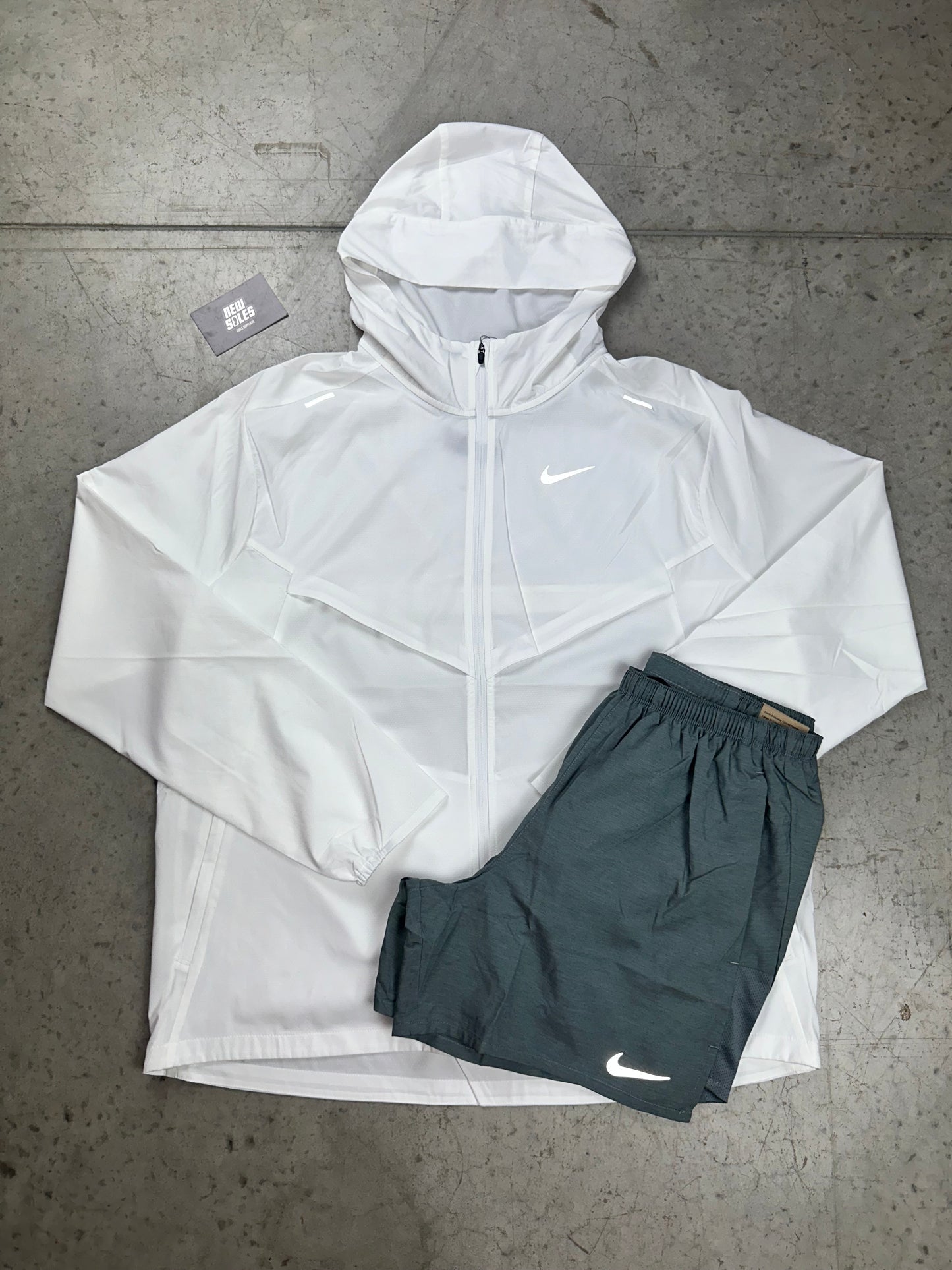 Nike Windrunner & Challenger Shorts Set 'Ice White/Grey'