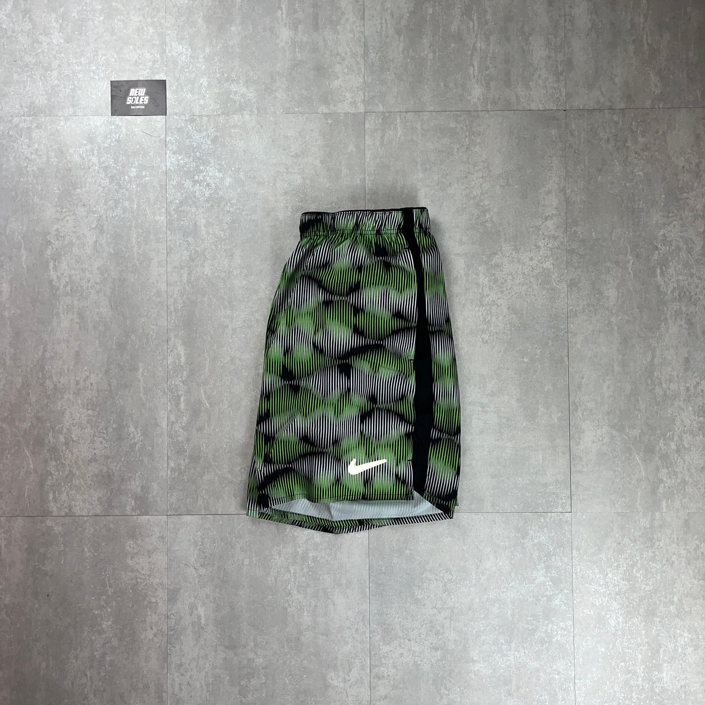 Nike Challenger Shorts 7” ‘Green Strike’