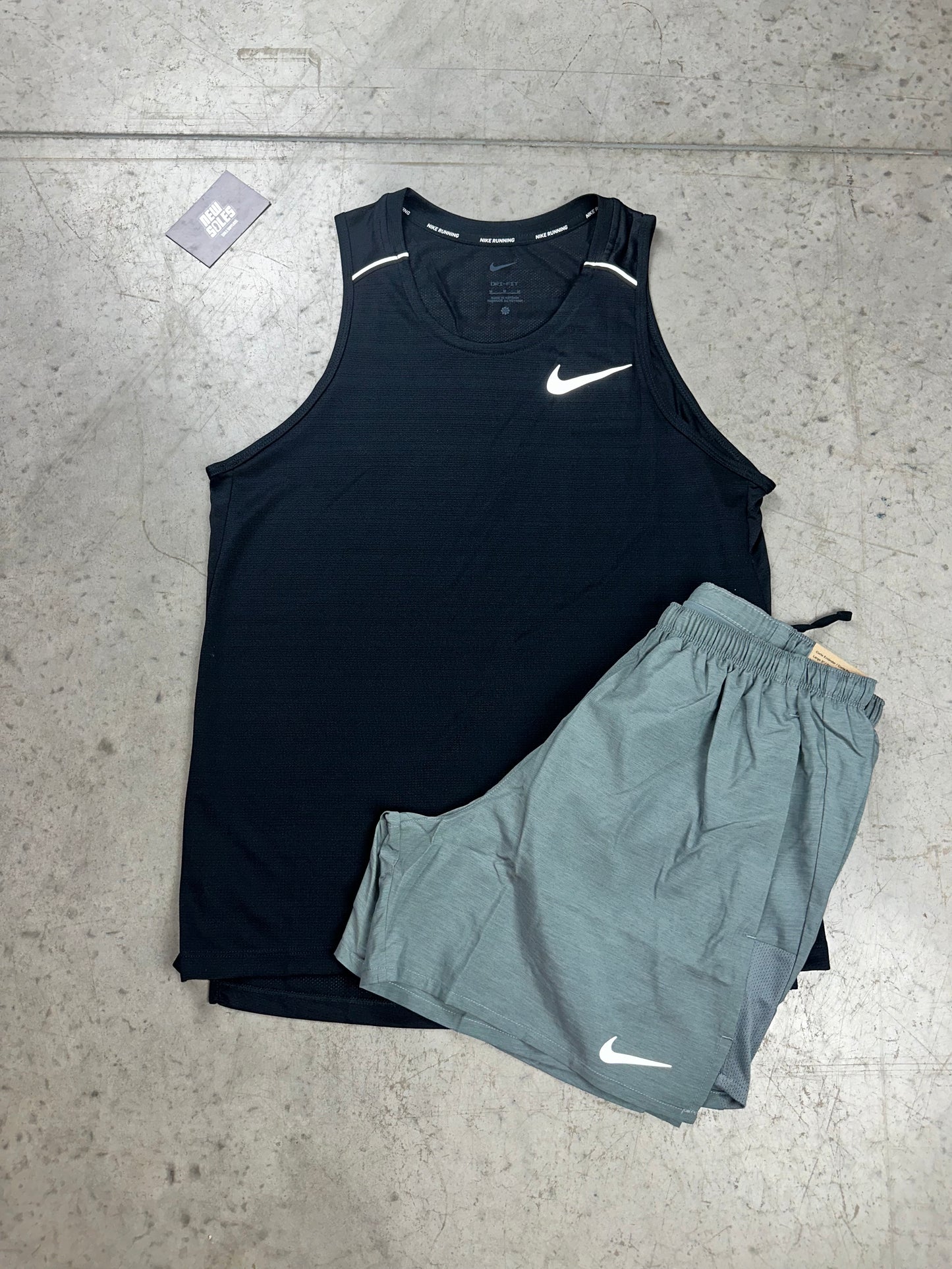 Nike Miler Vest 1.0 & Challenger Shorts Set 'Black/Grey'