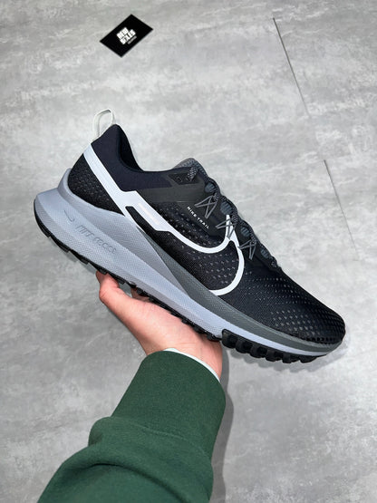 Nike Pegasus Trail 4 'Black/Wolf Grey'